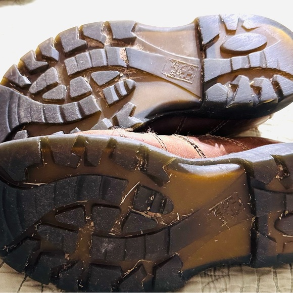 Dr. Martens Brown Leather Oxfords with Patina - Picture 7 of 7